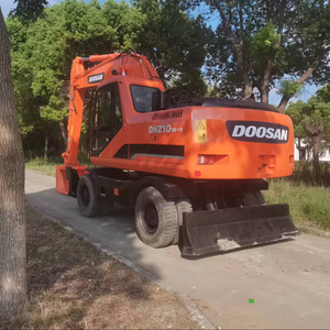 Excavateur sur pneus Doosan DH210W-9 de 21 tonnes d'occasion fabriqué en Corée excavateur ambulant Doosan DH210W DH215W - Product Image 1