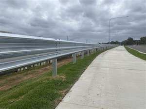 Highway W Barandilla Clase C Barandilla anticolisión Haz de doble onda Camino rural Q235 Material de acero - Product Image 2