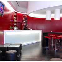 Comptoir de Bar intérieur personnalisé Design fantastique LED Surface solide comptoir de Bar de réception Portable