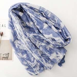 New Arrival Flower Printed Cotton Feeling Scarves Ladies Beach <b>Sunscreen</b> Shawls Lightweight Soft Voile Printed Scarf With Tassel - Product Image 4