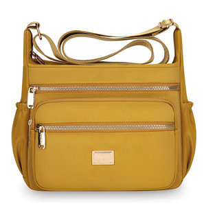 Sac messager pour femme Nancy, jaune, grande capacité, fermeture éclair, sac bandoulière carré horizontal pour un usage quotidien - Product Image 1