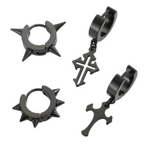 स्ट्रीट डार्क पंक स्पिड रिवेट तितली सुपर कूल महिलाओं के सोने की प्लेटेड स्टेनलेस स्टील स्टड इयररिंग्स हिप-हॉप ट्रेंडी - Product Image 5