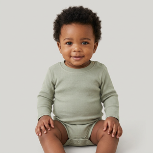 Fabricación de ropa infantil de calidad europea, venta al por mayor de peleles unisex para bebés, peleles navideños de Papá Noel, mono. - Product Image 1
