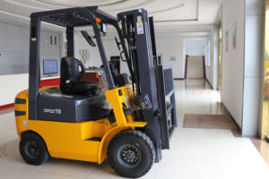 Cjלהרים הידראולי 1.5t 2t 3t מלגזה מחיר מנוע יפני קורס מלגזה למכירה - Product Image 3