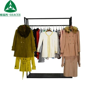 Cappotti Invernali in Lana Usati da Donna Gracer, Stili Misti, Fornitura Diretta dalla Fabbrica, MOQ Minimo 45kg per il <span class=keywords><strong>Mercato</strong></span> di Rivendita - Product Image 3