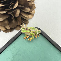 Broche de luxe sur le thème du prince grenouille, bijoux à la mode unisexes, accessoires de fête, cadeau