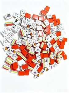 Jeu de tuiles de mahjong d'Halloween avec motifs toile d'araignée, sorcière, fantôme et citrouille pour 4 joueurs, pièces de jeu classiques portables - Product Image 3