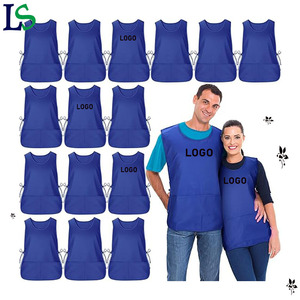 Tablier de cuisine noir en toile pleine longueur personnalisé avec poches et logo pour chef, idéal pour la vaisselle et la cuisson - Vente en gros à prix réduit - Product Image 1