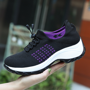 Chaussures <span class=keywords><strong>compensées</strong></span> confortables pour femmes avec empeigne en tricot, idéales pour un usage quotidien et une tenue décontractée toute la journée - Product Image 2