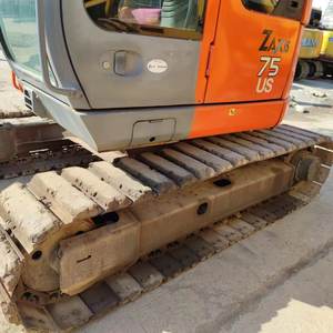 รถขุดฮิตาชิ ZX75US มือสอง ชั่วโมงการทำงานต่ำ (0-2000) สภาพดี เครื่องยนต์/ปั๊ม/มอเตอร์ ครบชุด น้ำหนัก 7.5 ตัน ความจุบุ้งกี๋ 0.66 ลูกบาศก์เมตร - Product Image 5