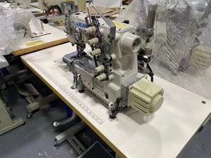 Machine <span class=keywords><strong>à</strong></span> coudre Juki MF-7823 <span class=keywords><strong>à</strong></span> trois aiguilles, point <span class=keywords><strong>de</strong></span> recouvrement supérieur et inférieur, <span class=keywords><strong>à</strong></span> châssis cylindrique, machine <span class=keywords><strong>à</strong></span> surjeter d'occasion - Product Image 5