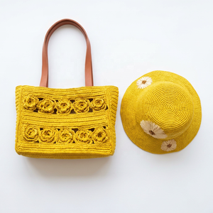 Sac fourre-tout en raphia jaune de Madagascar ANA avec broderie florale, bandoulière portable pour usage quotidien, affaires, plage et voyages - Product Image 6