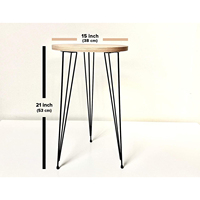 Ensemble de 2 tables d'appoint rondes en bois de pin avec pieds en métal noir pour les petits espaces comme table d'appoint de canapé ou de chevet