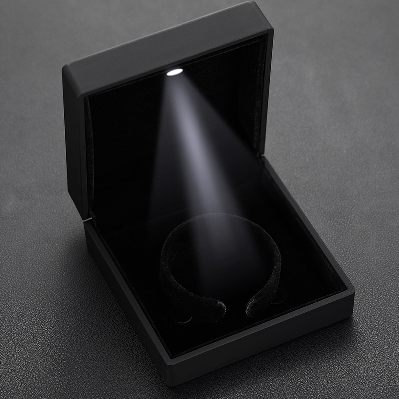 Black-Bracelet Jewelry Box