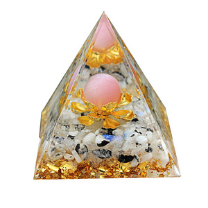 Pyramide en résine époxy cristalline, décoration artisanale pour la maison, ornement en pierre de lune œil de chat rose - Product Image 5