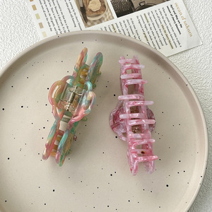 Pinza de pelo grande con diseño de rosa hueca francesa y ácido acético, para la parte trasera de la cabeza, estilo temperamental, para mujer, colección Primavera Verano - Product Image 2