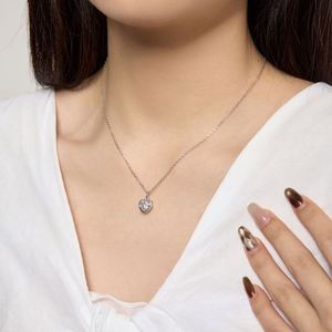 Collier pendentif cœur en argent sterling 925 plaqué or 18 carats avec zircone 5A, cadeau idéal pour la Saint-Valentin de Dylam Good Choice - Product Image 6