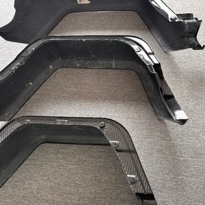 Kit de petit garde-<span class=keywords><strong>boue</strong></span> automobile pour <span class=keywords><strong>Mercedes</strong></span> Benz <span class=keywords><strong>Classe</strong></span> G W464 Nouveau passage de roue en fibre de carbone sec amélioré - Product Image 4