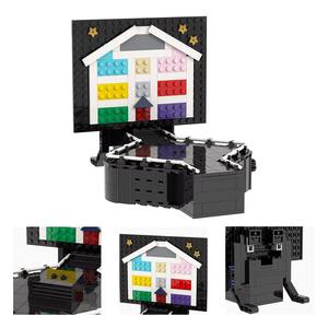 300 pièces MOC1544 Ensemble de blocs de construction en plastique éducatif DIY, modèle de scène de rallye de la tournée 'Stage of Moldy Times', pour les 14 ans et plus - Product Image 4