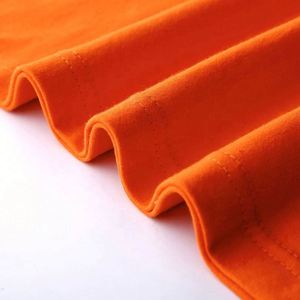 เสื้อยืดผู้ชายพิมพ์ลายกราฟิก ผ้าฝ้าย 100% คุณภาพสูง สีขาวล้วน รับผลิตจำนวนมาก ขายส่งจากโรงงาน พร้อมสกรีนโลโก้ตามแบบ - Product Image 3