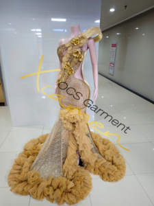 Vestidos de Fiesta Exclusivos de Ocstrade, Vestidos de Gala con Pedrería Dorada Floral, Abertura Lateral, Volantes y Cola, Vestidos de Graduación - Product Image 4