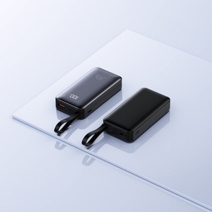 Batterie externe portable 10000 mAh avec sortie Type-C 22,5 W, charge rapide, affichage numérique LED et câble inclus (également disponible en 20000 mAh) - Product Image 3