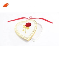Boîte cadeau d'emballage de Macaron en chocolat bonbon en forme de cœur avec logo rose gaufré estampage rigide personnalisé en feuille d'or