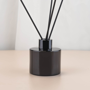 Phong Cách 50 Ml 100 Ml 150 Ml Đầy Màu Sắc Kính Vuông Màn Hình In <span class=keywords><strong>Reed</strong></span> Khuếch Tán Chai Với Vít <span class=keywords><strong>Cap</strong></span> Cho Nhà Hương Liệu - Product Image 4