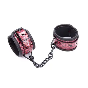 Menottes en cuir de crocodile copiées pour jeu sexuel Équipement de bondage BDSM pour jeux de rôle <span class=keywords><strong>et</strong></span> aventures érotiques - Product Image 1
