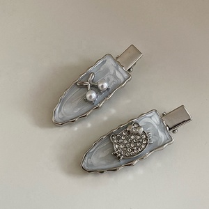 Femmes 2025 Nouveau Design Silver Cherry Cat Pinces crocodiles décoratives Fashion Elegant Chic in Stock Épingles à cheveux Accessoires pour le quotidien - Product Image 1