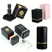 Boîte d'emballage carrée en carton rigide noir avec logo personnalisé pour flacon de parfum Attar, avec insert et poignée.