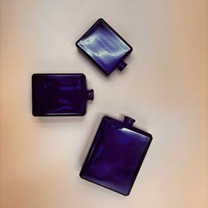 Xách tay <span class=keywords><strong>30ml</strong></span> 50ml vuông chai nước hoa thủy tinh màu xanh đậm bơm lại phun chai atomizer cho du lịch thân thiện lưu trữ nước hoa - Product Image 3