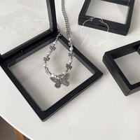 Logo personnalisé Transparent Support Libre En Plastique Flottant Cadre Membrane Pe Film Affichage Cadeau Boîte À Bijoux pour Badge Anneau Collier