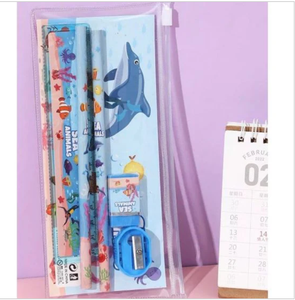 Set di Cancelleria Scolastica Economico, Forniture Scolastiche all'Ingrosso, Set di Matite con Gomma e Temperino in Simpatico Design Cartoon, Borsa con Cerniera in PVC - Product Image 3