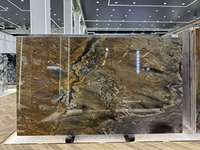 Calcite brune naturelle Shangri-La, pierre moderne de luxe avec des veines superposées à effet bois pour les sols de villas et cuisines, et les murs décoratifs