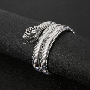 <span class=keywords><strong>Bracelet</strong></span> extensible pour homme en acier inoxydable 316 personnalisé, serpents vintage, <span class=keywords><strong>bracelet</strong></span> manchette <span class=keywords><strong>serpent</strong></span> pour homme - Product Image 1