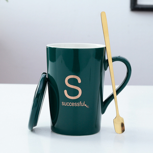 <span class=keywords><strong>Tazza</strong></span> di <span class=keywords><strong>ceramica</strong></span> creativa <span class=keywords><strong>nome</strong></span> lettera <span class=keywords><strong>tazza</strong></span> di acqua in <span class=keywords><strong>ceramica</strong></span> coppia <span class=keywords><strong>tazza</strong></span> di caffè regalo <span class=keywords><strong>con</strong></span> cucchiaio e coperchio - Product Image 3