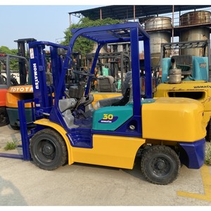 รถยกมือสอง โคมัตสึ FD30 รถยกดีเซลมือสอง 3 ตัน พร้อมเครื่องยนต์ญี่ปุ่นแท้ - Product Image 1