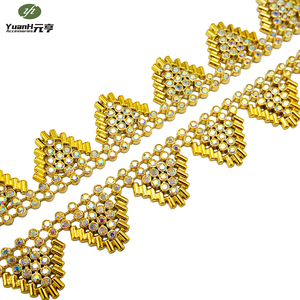 Catena di Strass Cristallo AB di Alta Qualità 21mm con Placcatura Triangolare Dorata per Accessori Fai-da-Te di Borse, <span class=keywords><strong>Scarpe</strong></span> e Abbigliamento - Product Image 2