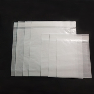 Sacs plats en papier vélin biodégradable semi-transparent brillant personnalisables avec fermeture autocollante, emballage écologique pour cadeaux et artisanat - Product Image 1