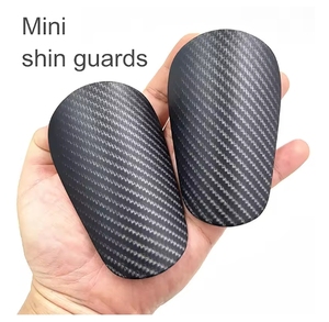 Mini protège-tibias de football en EVA flexible, protection de base, résistant à l'usure, antichoc, pour l'entraînement de football, léger - Product Image 1