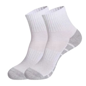 Chaussettes courtes décontractées pour hommes, respirantes, invisibles, <span class=keywords><strong>anti</strong></span>-<span class=keywords><strong>frottement</strong></span>, antidérapantes, en polyester/coton/spandex, avec ventilation en maille, pour la gym, la course et le quotidien - Product Image 4