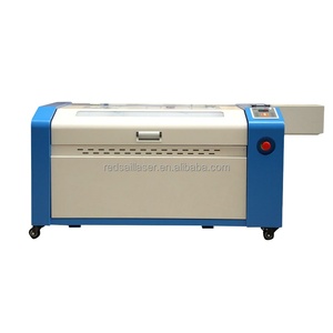 Découpeuse laser CO2 Redsail 400*600mm |   Choix multiples d'alimentation |   Équipé d'une <span class=keywords><strong>table</strong></span> à lames/nid d'abeilles - Product Image 2