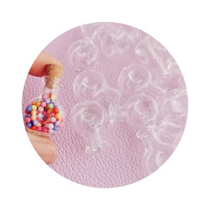 Bouteilles à Vœux en Verre 3D Miniatures Formes Assorties (100 Pièces) avec Bouchon en Liège – Bouteilles à Souhaits pour Noël et Nouvel An - Product Image 6