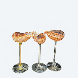 Verres à cocktail artisanaux en coquille de conque naturelle avec long pied, design côtier, lot de 3 pièces pour fêtes et bars - Product Image 1