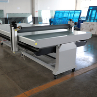 LeFu LF325-B4 Rouleau de vinyle à plat facile à utiliser Applicateur de pression pneumatique Machine à plastifier de table 1.3*2.5m