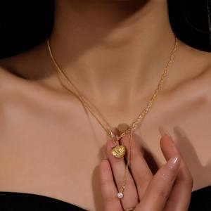 Collier en acier inoxydable plaqué or 18 carats à double couche avec chaîne combinée, cœur et perle - Luxe léger pour les fêtes et le quotidien - Product Image 6