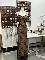 Robe de soirée maxi sirène marron rétro sexy élégante à col halterneck et corset de haute qualité en gros pour soirée de mariage