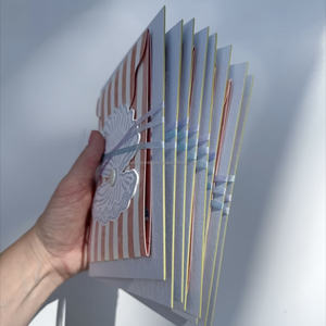 การ์ดเชิญงานแต่งงานแบบกำหนดเอง พิมพ์ลายวานิลลา ปั๊มนูน กระดาษแฟนซี รูปทรงเปลือกหอย พิมพ์แบบ Letterpress - Product Image 2