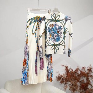 Ensemble plissé 2 pièces style Miyake personnalisé pour <span class=keywords><strong>femme</strong></span>, haut à manches longues et jupe imprimé floral élégant, tenue de fabricant - Product Image 4